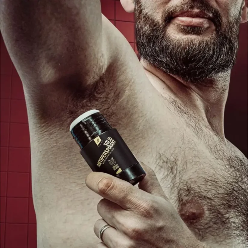 Angry Beards Solid Antiperspirant Ryan Run 50 ml - Tuhý antiperspirant pro muže s vůní dřevin a citrusů