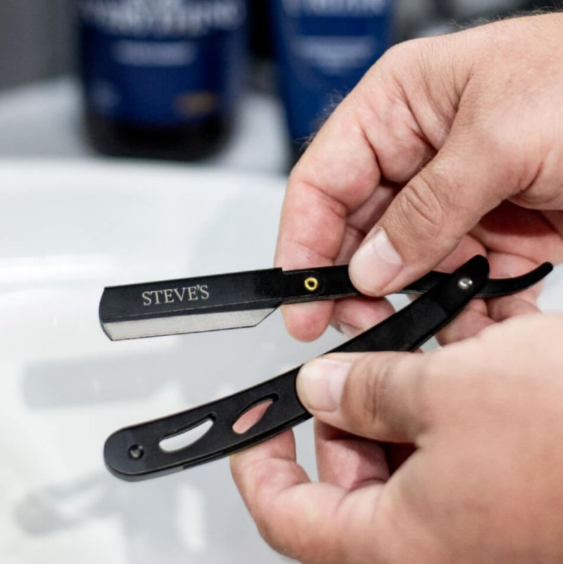 Steves Shavetta Real Steel with Case - Černá shavetta na holení s pouzdrem