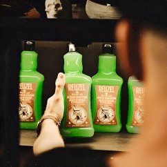 Reuzel Scrub Shampoo Hloubkově čistící šampon na vlasy 350 ml