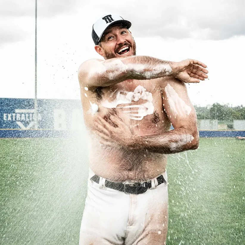 Angry Beards Shower Gel Body & Balls Ryan Run 230 ml - Sprchový gel pro muže s vůní citrusů a jalovce