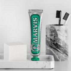 Marvis Toothpaste Classic Strong Mint 85 ml - Zubní pasta s příchutí máty