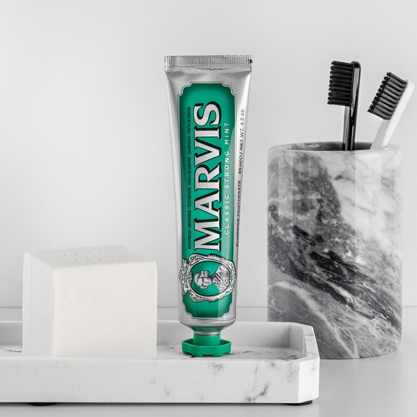 Marvis Toothpaste Classic Strong Mint 85 ml - Zubní pasta s příchutí máty
