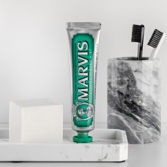 Marvis Toothpaste Classic Strong Mint 85 ml - Zubní pasta s příchutí máty