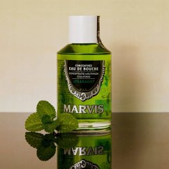 Marvis Mouthwash Strong Mint 120 ml - Ústní voda s příchutí máty